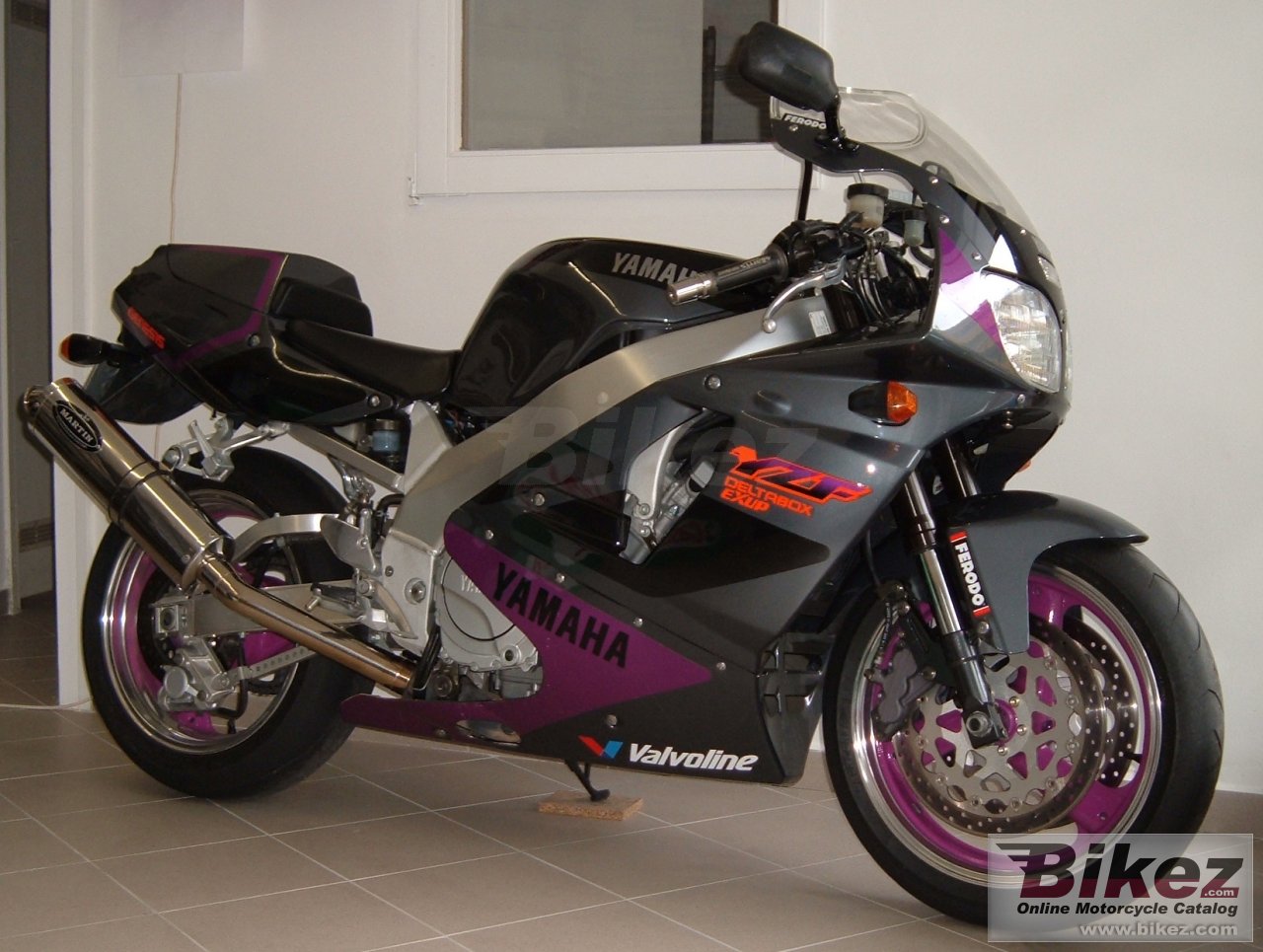 Yamaha YZF 750 R poster